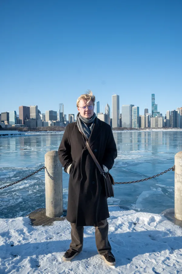 Andreas Myraune. On the lakefront in the snow